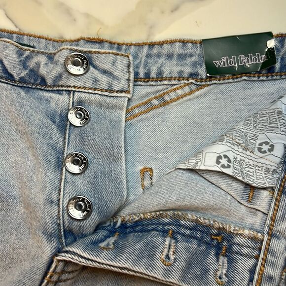 NWT Wild Fable Women's Light Blue Denim Super High Rise Shorts Sz 8 - Picture 10 of 10
